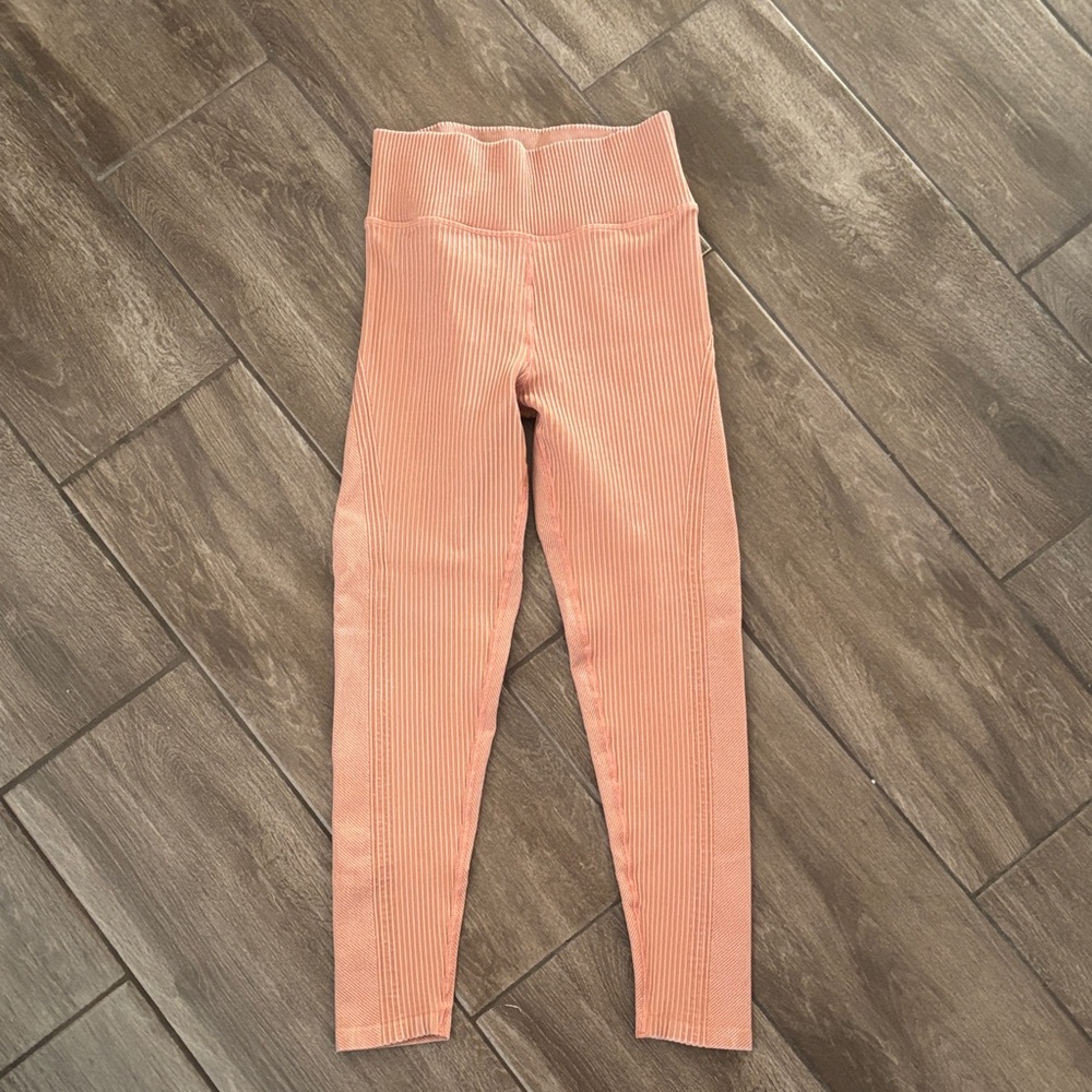 Aerie Women's Ribbed Peach 7/8 Leggings